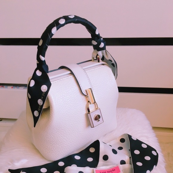 🌴SUMMER SALE🌴💯✔️Authentic Optic White Kate Spade Remedy bag - Picture 12 of 14